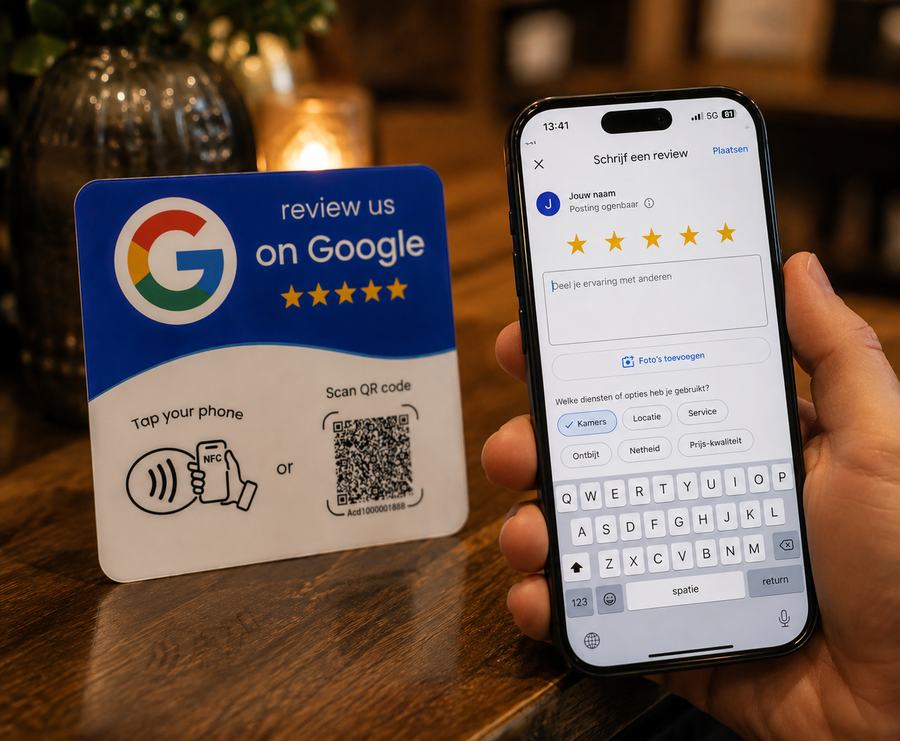 Klant schrijft een Google review na het tikken van de kaart